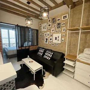 Aix, Neuf Equipe Appartement